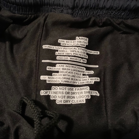 Navy windbreaker shorts - Picture 2 of 2